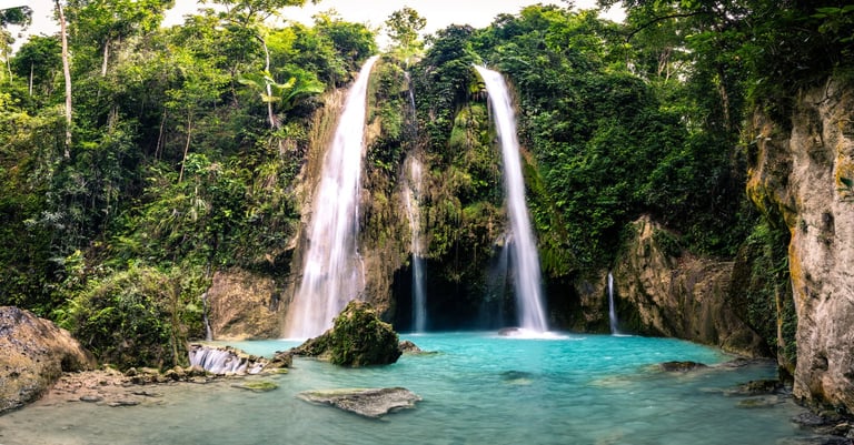 Cascadas de Agua Azul con agua turquesa