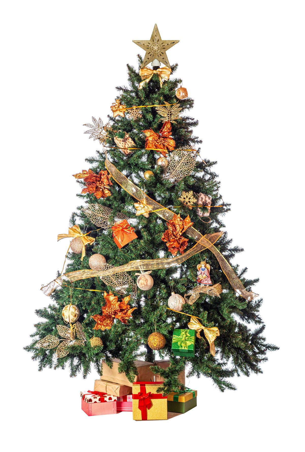 Árbol de Navidad decorado con luces y regalos para celebrar la Navidad en Colombia