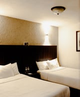 Habitación moderna del hotel