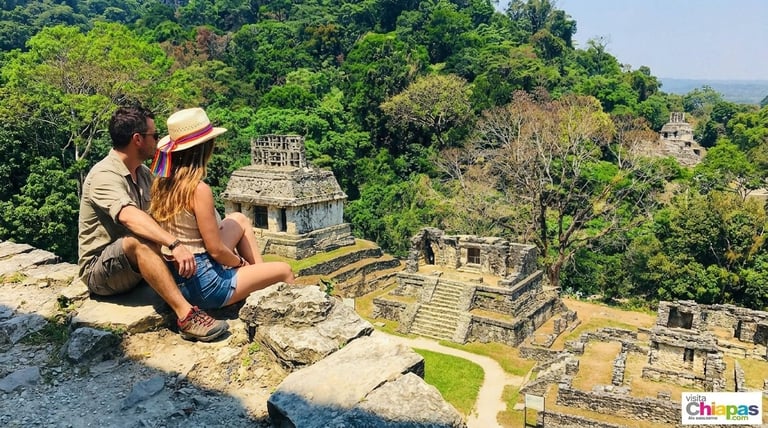 Ruinas mayas de Palenque entre la selva
